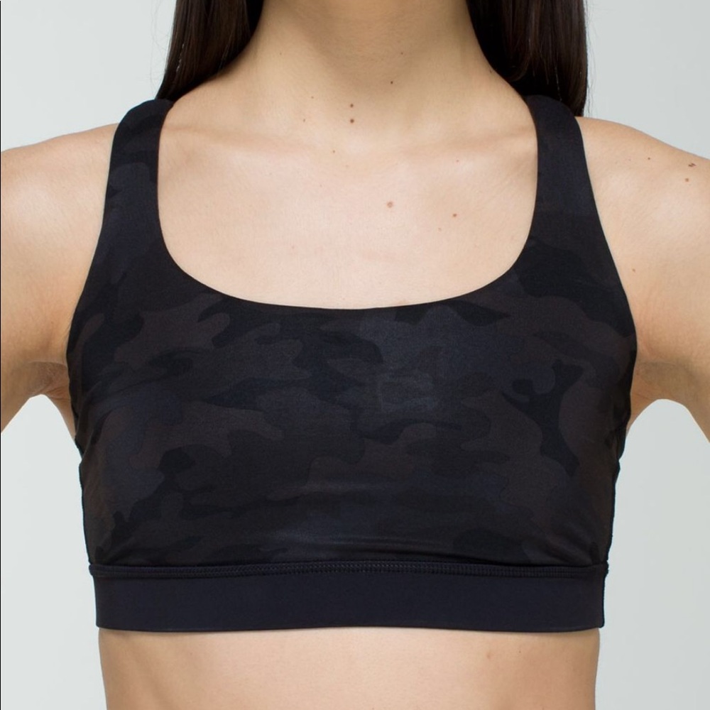 LuLu Sz 4 Black camo energy bra
